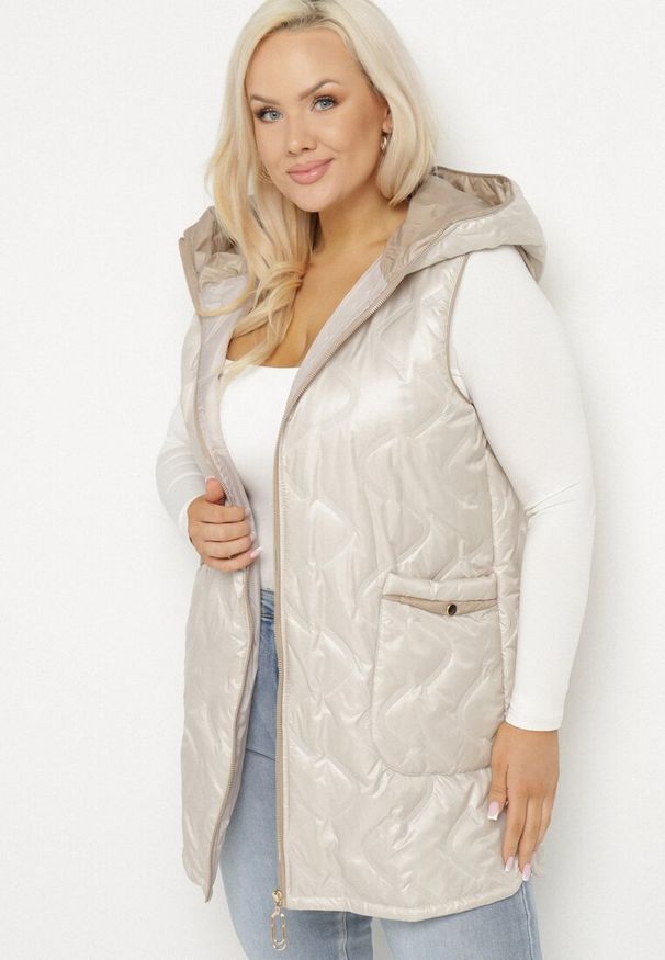 Born2be - Szara Kamizelka Pikowana z Kieszeniami Eralithis. Okazja: na co dzień. Kolekcja: plus size. Kolor: szary. Materiał: jeans, materiał. Styl: elegancki, casual
