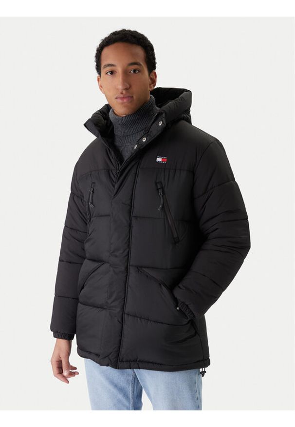 Tommy Jeans Kurtka zimowa DM0DM22249 Czarny Relaxed Fit. Kolor: czarny. Materiał: syntetyk. Sezon: zima