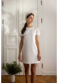 Sukienki.shop - Elegancka sukienka mini krótkie bufiaste rękawy czarna. Okazja: na ślub cywilny, na wesele, na imprezę. Kolor: czarny, niebieski. Styl: elegancki. Długość: mini #4