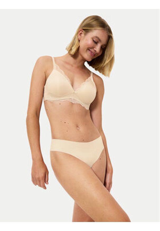 Triumph Figi klasyczne Pretty 10222241 Beżowy. Kolor: beżowy. Materiał: syntetyk