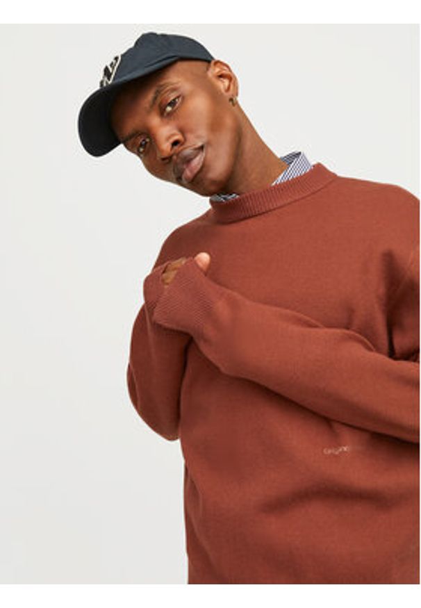 Jack & Jones - Jack&Jones Sweter Vesterbro 12261852 Brązowy Loose Fit. Kolor: brązowy. Materiał: wiskoza