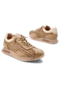 Sneakersy damskie Hispanitas, ze skóry naturalnej z tekstylnymi wstawkami ażurowymi klasyczne sznurowanie i zaokrąglony nosek, beżowe, RHV264741 Bole. Okazja: na co dzień. Zapięcie: sznurówki. Kolor: beżowy. Materiał: skóra. Szerokość cholewki: normalna. Wzór: ażurowy. Sezon: lato. Styl: klasyczny #8