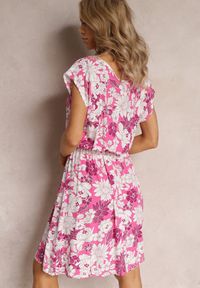 Renee - Różowa Rozkloszowana Mini Sukienka z Wiskozy w Kwiatowy Print i z Gumką w Pasie Yapta. Kolor: różowy. Materiał: wiskoza. Wzór: kwiaty, nadruk. Długość: mini #5