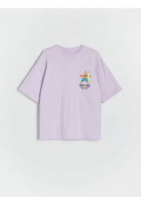 Reserved - T-shirt oversize z nadrukiem - lawendowy. Kolor: fioletowy. Materiał: dzianina, bawełna. Wzór: nadruk