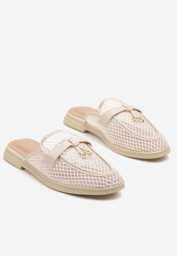 Born2be - Beżowe Klapki Mule z Transparentnej Siateczki Zdobione Aplikacją Teloviela. Okazja: na co dzień. Kolor: beżowy. Wzór: aplikacja. Styl: elegancki, casual