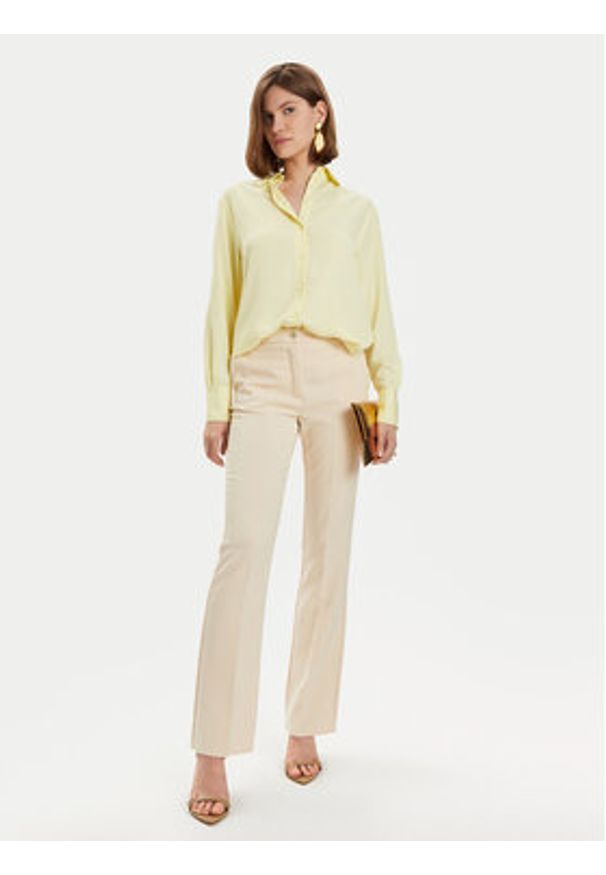 Rinascimento Spodnie materiałowe CFC0118270003 Beżowy Regular Fit. Kolor: beżowy. Materiał: syntetyk