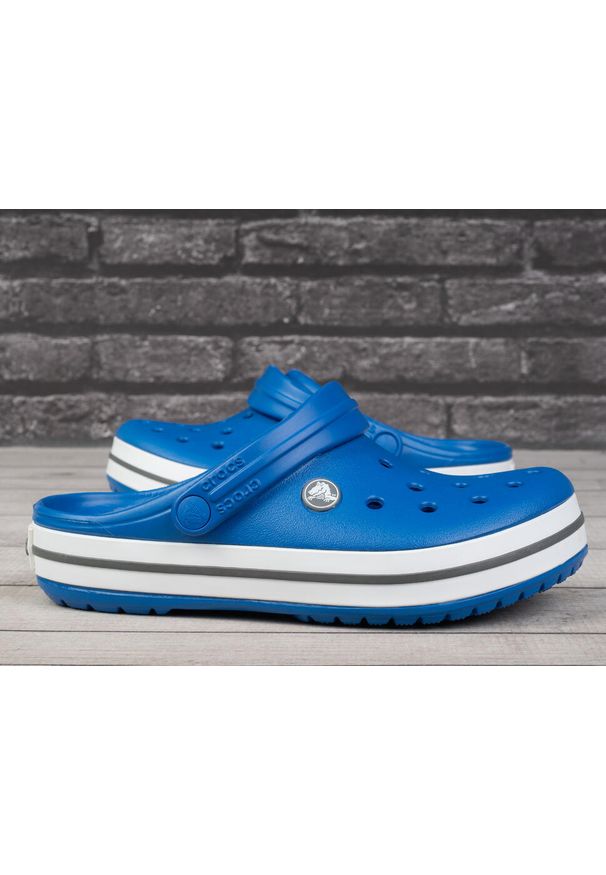 Sandały klapki chłopiece Crocs CROCBAND CLOG. Kolor: biały, szary, niebieski, wielokolorowy