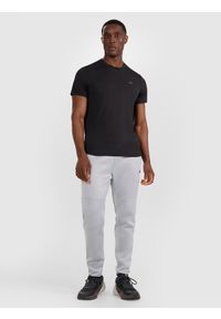 4f - 4F Koszulka treningowa szybkoschnąca męska - czarna XXL. Kolor: czarny. Materiał: włókno, materiał, elastan. Wzór: ze splotem. Sport: fitness #2