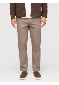 Ombre Clothing - Spodnie męskie chino SLIM FIT z delikatną teksturą - popielate V1 - Rozmiar: XL. Okazja: na co dzień. Kolor: szary. Materiał: materiał, tkanina, guma, elastan, bawełna. Styl: casual, klasyczny