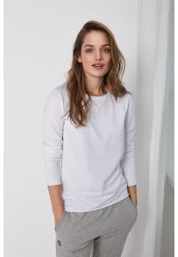 BLUZKA EMMA BASIC BIAŁA XL - Flawless. Okazja: na spacer, na co dzień. Kolor: biały. Materiał: skóra, bawełna, dresówka, elastan, jeans. Długość rękawa: długi rękaw. Długość: długie. Styl: sportowy, casual, elegancki, klasyczny