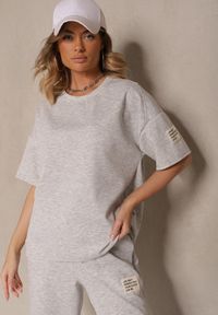 Renee - Szary Komplet Dresowy z Wiskozą T-shirt i Joggery Zdobione Naszywkami Idareia. Kolor: szary. Materiał: dresówka, wiskoza. Wzór: aplikacja