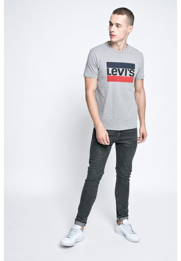 Levi's® - Levi's - T-shirt. Okazja: na co dzień, na spotkanie biznesowe. Kolor: szary. Materiał: dzianina. Wzór: melanż, nadruk. Styl: biznesowy, casual