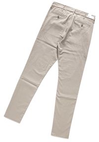 Wrangler - WRANGLER SPODNIE MĘSKIE CHINO VINTAGE KHAKI W16LR3334. Kolor: brązowy. Styl: vintage #7