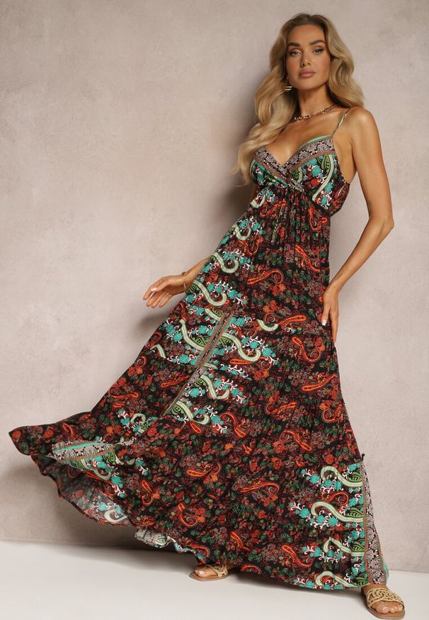 Renee - Czarno-Pomarańczowa Rozkloszowana Sukienka z Wiskozy na Ramiączkach z Falbanką i Gumką w Pasie Tantia. Okazja: na spacer, na plażę. Typ kołnierza: dekolt kopertowy. Kolor: czarny. Materiał: wiskoza. Długość rękawa: na ramiączkach. Sezon: lato. Typ sukienki: kopertowe