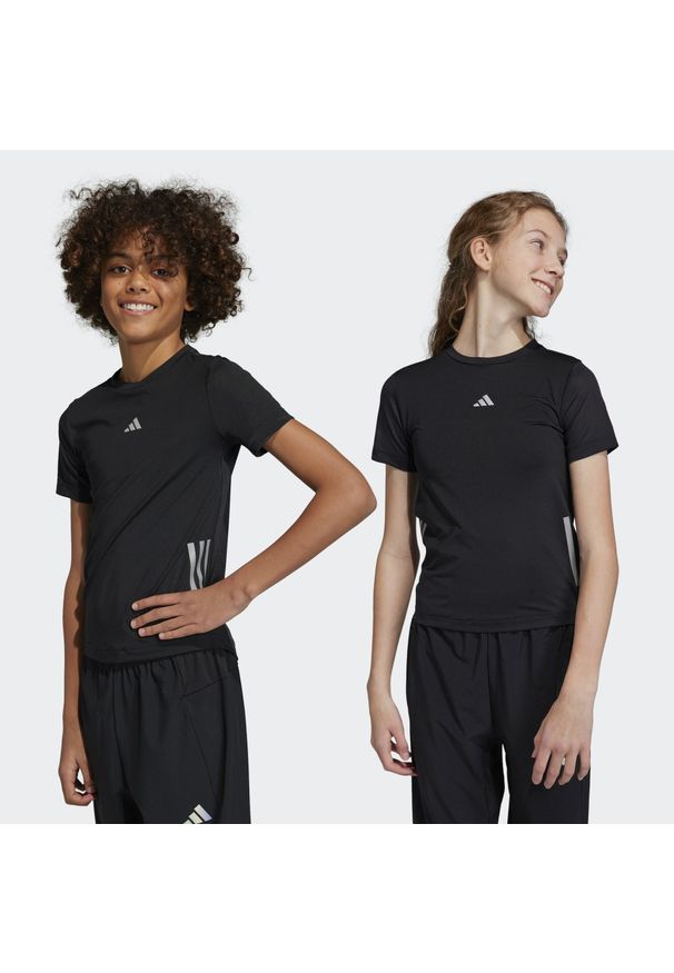 Adidas - Running AEROREADY 3-Stripes Tee. Kolor: czarny, szary, wielokolorowy. Materiał: materiał. Sport: bieganie