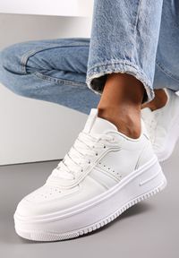 Renee - Białe Sznurowane Sneakersy na Grubej Podeszwie Salsabil. Kolor: biały. Materiał: materiał. Wzór: aplikacja. Obcas: na platformie