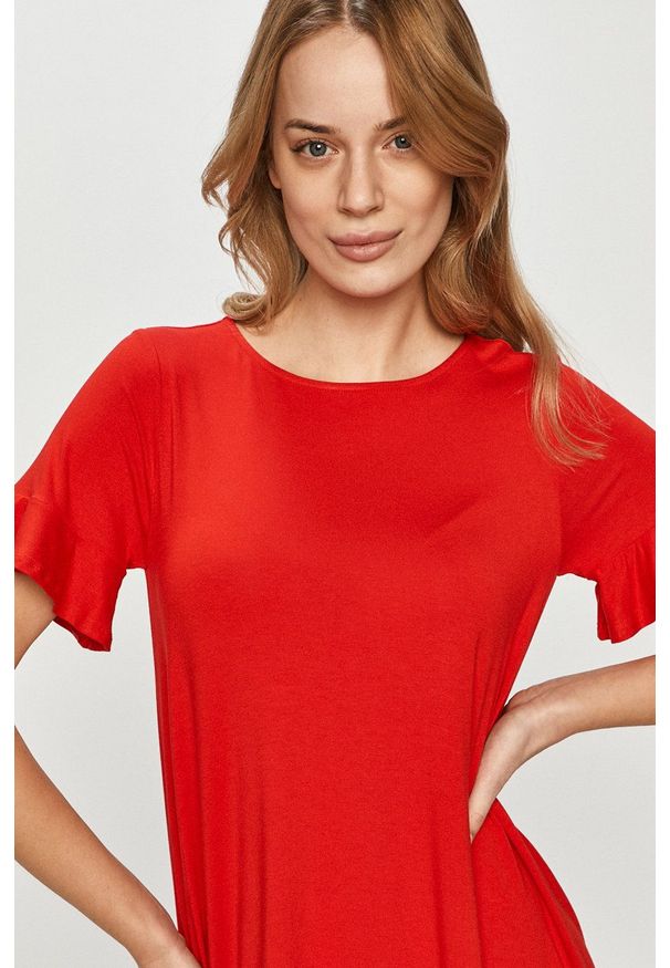 Desigual - Sukienka. Okazja: na co dzień. Kolor: czerwony. Długość rękawa: krótki rękaw. Typ sukienki: proste. Styl: casual