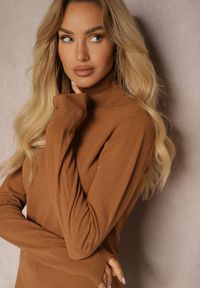 Renee - Brązowy Golf Sweterkowy z Domieszką Kaszmiru Zaivanna. Okazja: na co dzień, na spotkanie biznesowe, do pracy, na spacer. Typ kołnierza: golf. Kolor: brązowy. Materiał: kaszmir. Sezon: jesień. Styl: biznesowy, klasyczny, elegancki, casual #3