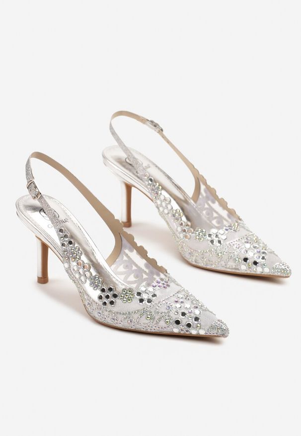 Renee - Srebrne Sandały Slingback na Szpilce Zdobione Cyrkoniami Korioliana. Okazja: na wesele, na imprezę, na ślub cywilny. Nosek buta: szpiczasty. Kolor: srebrny. Materiał: jeans. Wzór: aplikacja. Obcas: na szpilce. Styl: wizytowy