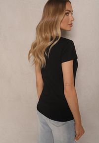 Renee - Czarny T-shirt z Bawełny Ozdobiony Napisem i Cyrkoniami Zreadia. Okazja: na co dzień. Kolor: czarny. Materiał: bawełna. Wzór: napisy, aplikacja. Styl: klasyczny, casual