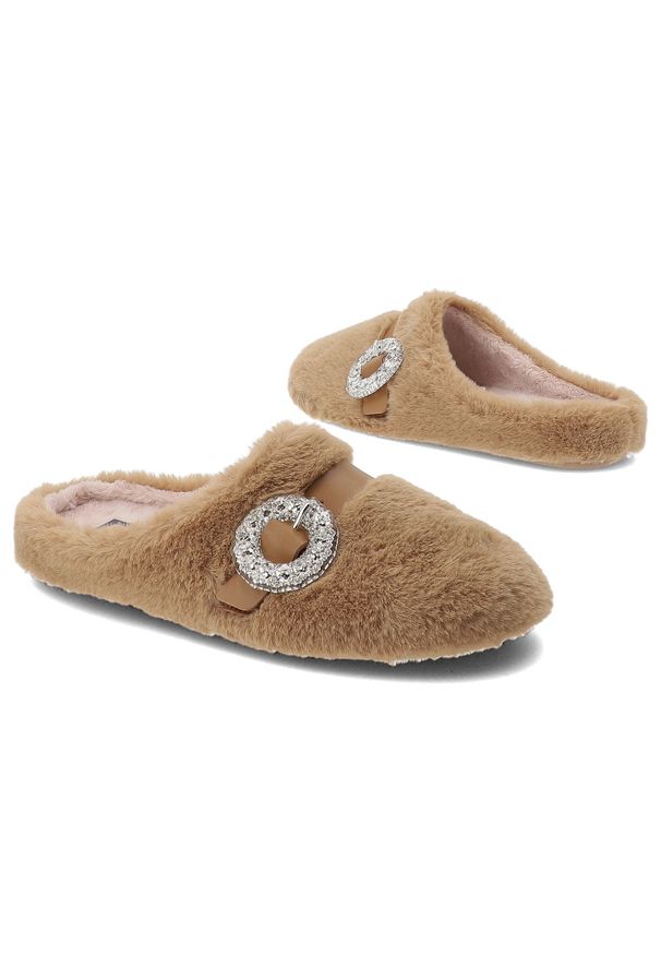 Brązowe Kapcie Macarena Wygodne Domowe Obuwie Damskie. Okazja: do domu. Zapięcie: klamry. Kolor: brązowy. Materiał: futro. Styl: elegancki