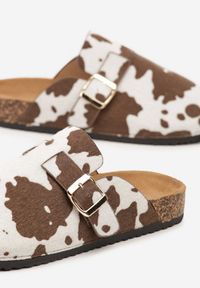 Renee - Brązowe Klapki Typu Mule w Print z Łatami Meralda. Okazja: na co dzień. Kolor: brązowy. Materiał: jeans. Wzór: nadruk. Styl: casual #3