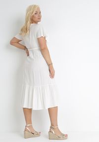 Born2be - Biała Sukienka Rozkloszowana z Wiązanym Paskiem Firiel. Kolor: biały. Materiał: materiał #5