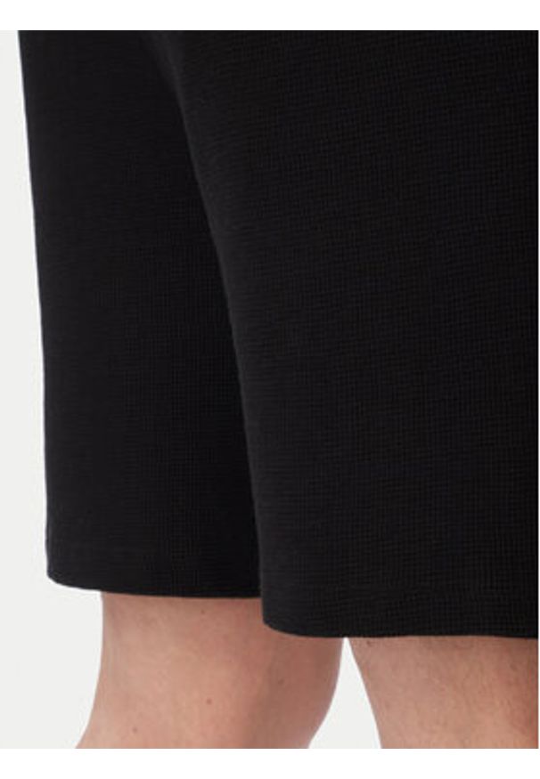 BOSS Szorty sportowe Waffle 50535884 Czarny Regular Fit. Kolor: czarny. Materiał: syntetyk. Styl: sportowy
