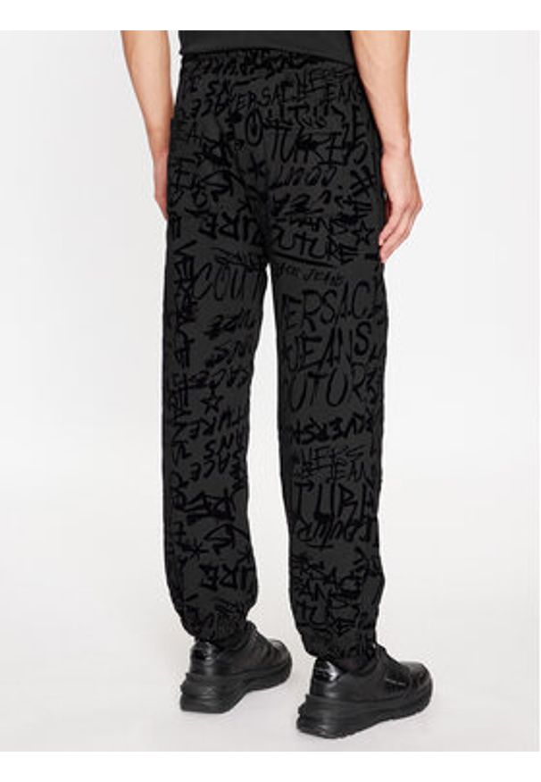 Versace Jeans Couture Spodnie dresowe 75GAA315 Czarny Regular Fit. Kolor: czarny. Materiał: bawełna, dresówka
