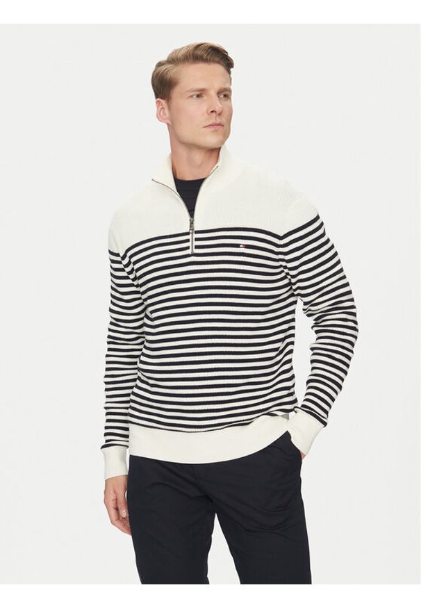 TOMMY HILFIGER - Tommy Hilfiger Sweter MW0MW38601 Écru Regular Fit. Materiał: bawełna