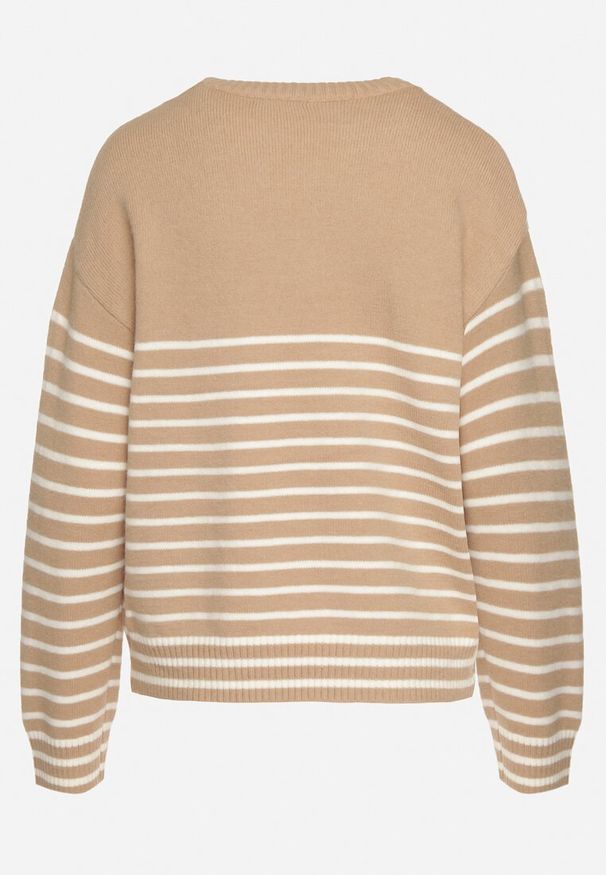 Born2be - Jasnobrązowy Sweter z Wiskozą w Paski Ozdobiony Cyrkoniami Nevetalle. Kolor: brązowy. Materiał: wiskoza. Wzór: aplikacja, paski. Sezon: zima