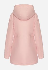 Born2be - Różowa Kurtka Parka z Kapturem i Ściągaczami w Pasie Arilira. Typ kołnierza: kaptur. Kolor: różowy. Styl: klasyczny #3
