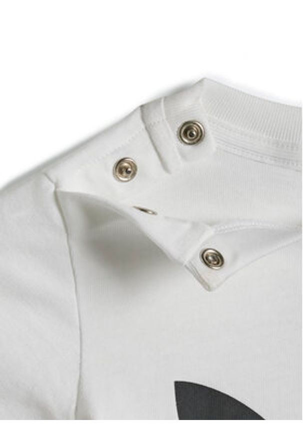 Adidas - adidas Komplet t-shirt i spodenki JE0521 Czarny Regular Fit. Kolor: czarny. Materiał: bawełna