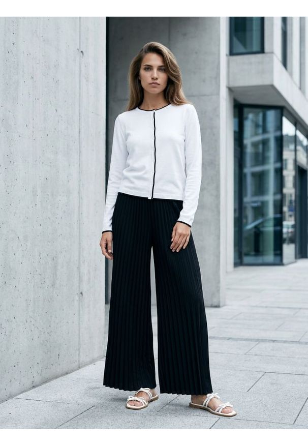 Sinsay - Kardigan z kontrastową lamówką i wiskozą - biały. Kolor: biały. Materiał: wiskoza