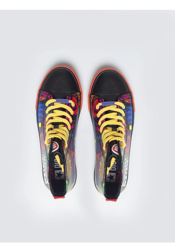 Big-Star - Trampki wysokie ze skóry ekologicznej z nadrukiem WOśP czarne TT174402 906. Okazja: na spacer. Zapięcie: pasek. Kolor: czarny. Materiał: skóra ekologiczna. Wzór: nadruk. Styl: klasyczny