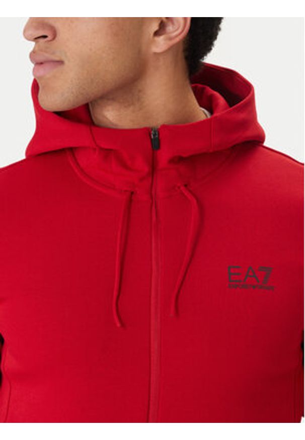 EA7 Emporio Armani Dres 7M001602 AF20845 M5055 Czerwony Regular Fit. Kolor: czerwony. Materiał: syntetyk