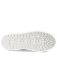 Sneakersy damskie Filippo, cholewka ze skóry naturalnej zamszowej perforowane wstawki po bokach wiązany fason, beżowe, DP7520/26. Okazja: na co dzień. Zapięcie: sznurówki. Kolor: beżowy. Materiał: skóra, zamsz. Szerokość cholewki: normalna. Obcas: na platformie. Styl: elegancki, casual #2