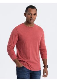 Ombre Clothing - Longsleeve męski washowany z okrągłym dekoltem - ceglasty V3 OM-LSWL-0103 - L. Okazja: na co dzień. Kolor: czerwony. Materiał: materiał, bawełna. Długość rękawa: długi rękaw. Długość: długie. Wzór: gładki. Styl: rockowy, klasyczny, casual