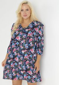 Born2be - Granatowa Pudełkowa Sukienka z Rękawem 3/4 Wileen. Kolor: niebieski. Wzór: nadruk, aplikacja, kwiaty #2