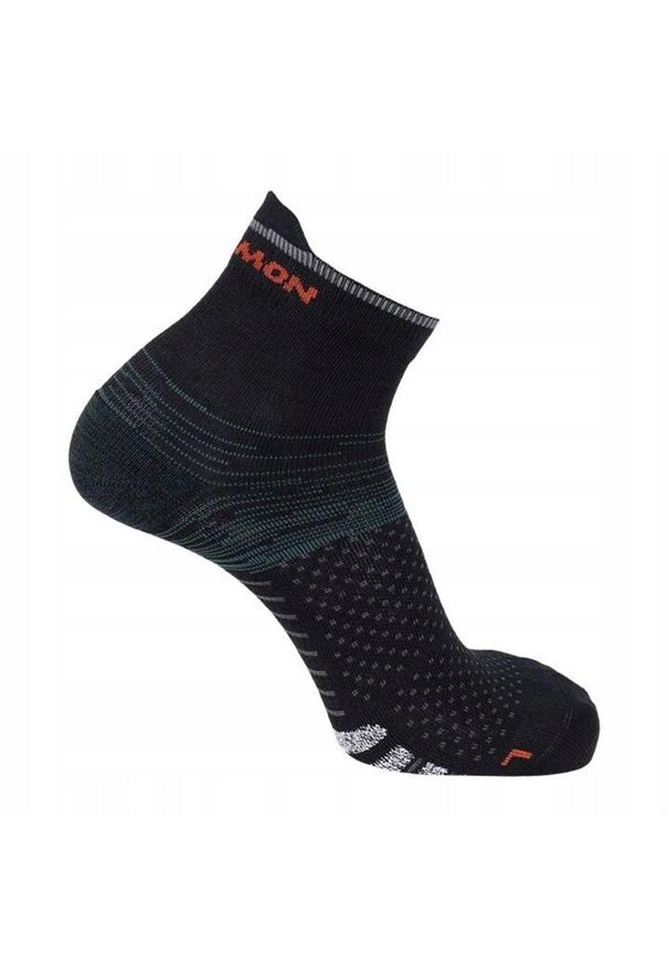 salomon - Skarpety do biegania Salomon Predict ankle odblaskowe paski wełna merino. Kolor: czerwony, czarny, wielokolorowy. Materiał: poliamid, poliester, wełna, akryl, elastan. Wzór: paski. Sport: bieganie