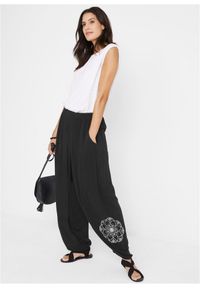 bonprix - Spodnie haremki z wiskozy. Kolor: czarny. Materiał: wiskoza. Wzór: nadruk #2