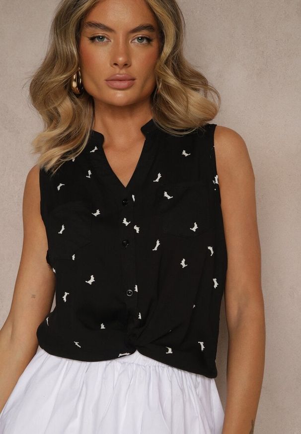 Renee - Czarna Koszula z Wiskozy Ozdobiona Geometrycznym Motywem Lumavale. Okazja: na co dzień. Kolor: czarny. Materiał: wiskoza. Wzór: aplikacja, geometria. Styl: elegancki, casual