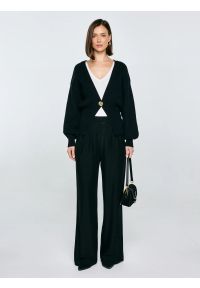 Big-Star - Sweter damski z wiskozy taliowany czarny Goldi 906. Okazja: do pracy, na spotkanie biznesowe, na co dzień, na randkę. Kolor: czarny. Materiał: wiskoza. Długość: krótkie. Styl: casual, klasyczny, biznesowy #3