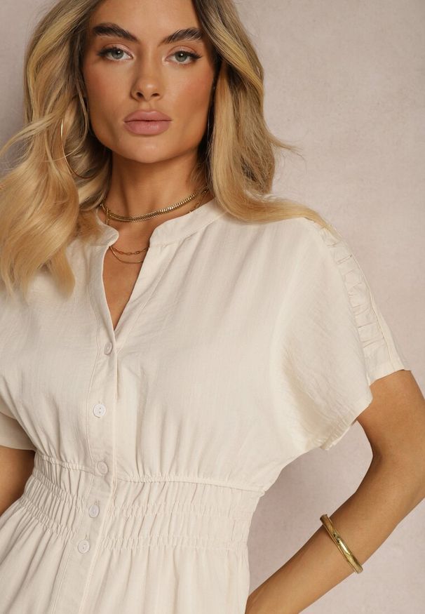 Renee - Beżowa Sukienka z Wiskozą o Rozkloszowanym Koszulowym Kroju na Guziki z Gumką w Talii Fuvlea. Okazja: do pracy. Kolor: beżowy. Materiał: wiskoza. Typ sukienki: koszulowe. Styl: klasyczny, elegancki
