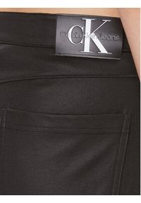 Calvin Klein Jeans Spodnie z imitacji skóry Milano J20J221925 Czarny Straight Fit. Kolor: czarny. Materiał: skóra
