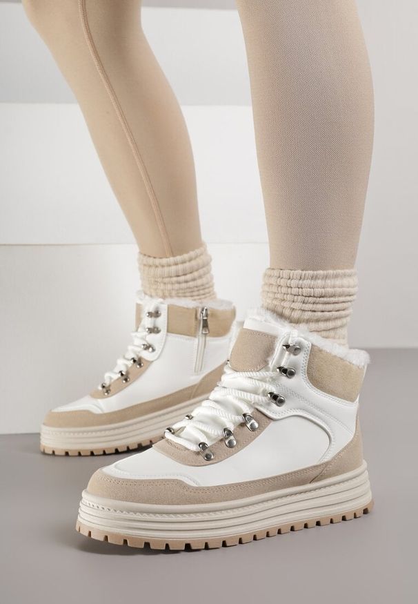 Renee - Białe Sneakersy w Stylu Traperów na Platformie Ewedora. Okazja: na co dzień. Kolor: biały. Materiał: jeans. Obcas: na platformie