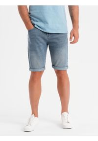 Ombre Clothing - Szorty jeansowe męskie z podwiniętą nogawką - jasnoniebieskie V1. Kolor: niebieski. Materiał: jeans. Wzór: aplikacja. Sezon: lato. Styl: klasyczny