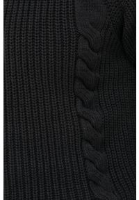 Bruuns Bazaar Sweter z domieszką wełny Awoke Bindi męski kolor czarny ciepły. Okazja: na co dzień. Kolor: czarny. Materiał: wełna. Długość rękawa: raglanowy rękaw. Wzór: ze splotem. Styl: casual