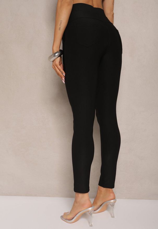 Renee - Czarne Spodnie Skinny High Waist z Gumką w Talii Ivelbia. Okazja: na co dzień. Stan: podwyższony. Kolor: czarny. Styl: casual