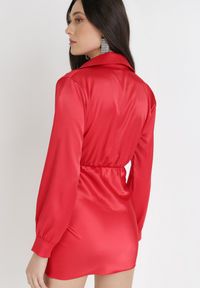 Born2be - Czerwona Sukienka Corolis. Kolor: czerwony. Wzór: aplikacja. Typ sukienki: kopertowe. Styl: klasyczny. Długość: mini #6